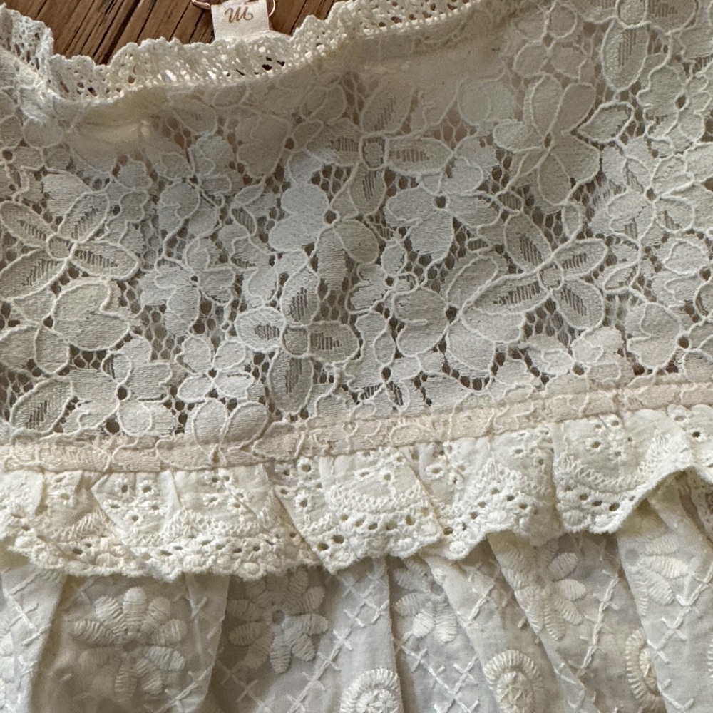 😊NWT Listicle Cream Lace Eyelet Blouse - Picture 10 of 10